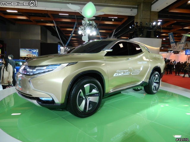 2014 Mitsubishi車展記者會....與伊林名模第一次的親密接觸
