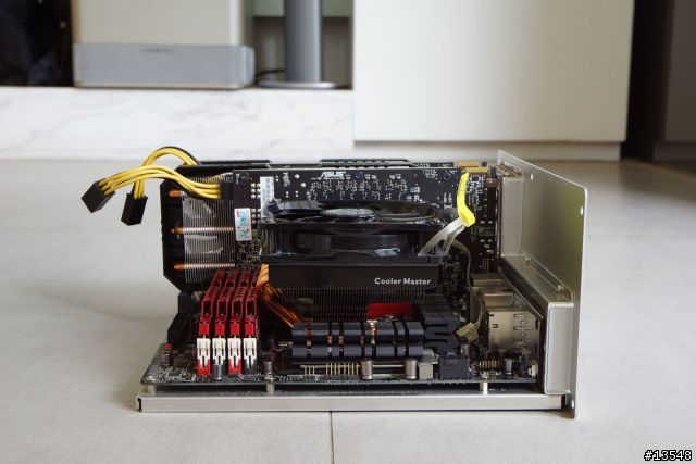 <開箱>聯力PC-V353 with HD7850 組 CROSSFIRE 三螢幕實記