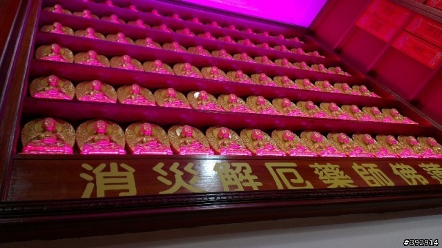 家裡裝修未完成...先秀一下神明燈裝修