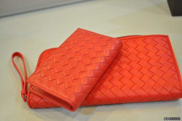 [開箱]人生中第一個長夾 也是第一個BOTTEGA VENETA