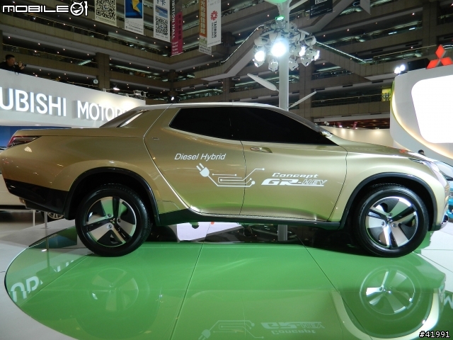2014 Mitsubishi車展記者會....與伊林名模第一次的親密接觸