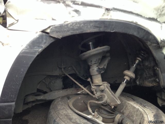2005 CRV 擦撞高速公路護欄，維修報價合理嗎？