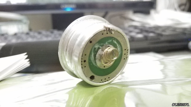 手電筒這部份有辦法買材料來自己更換或是取代的嗎？