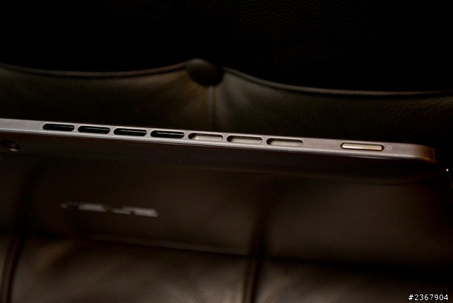 ASUS T300首開~爽度相當高的變形筆電