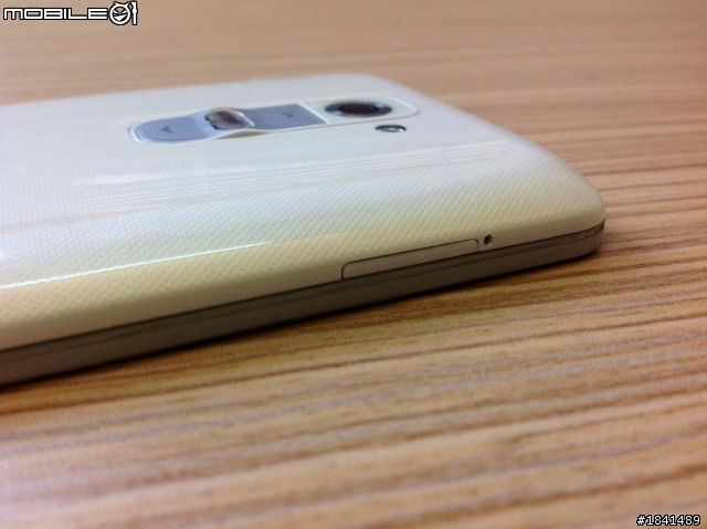 [簡易開箱] 高C/P值手機LG G2