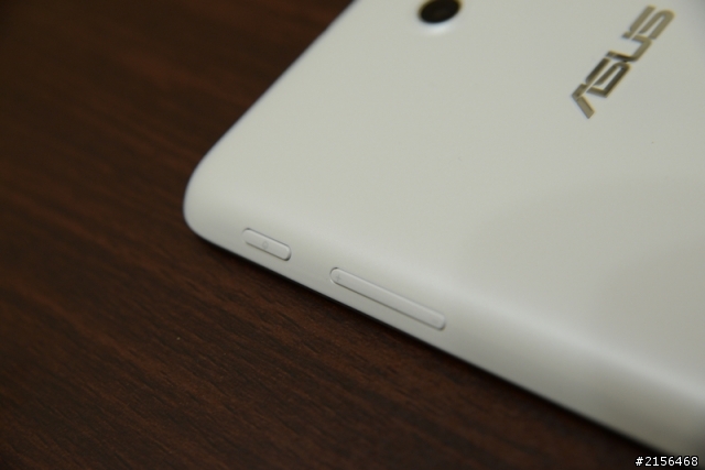 [簡單分享]ASUS MEMO Pad 8  讓我可一手掌握的隨身影音機~