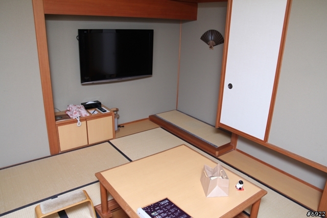 日勝生加賀屋