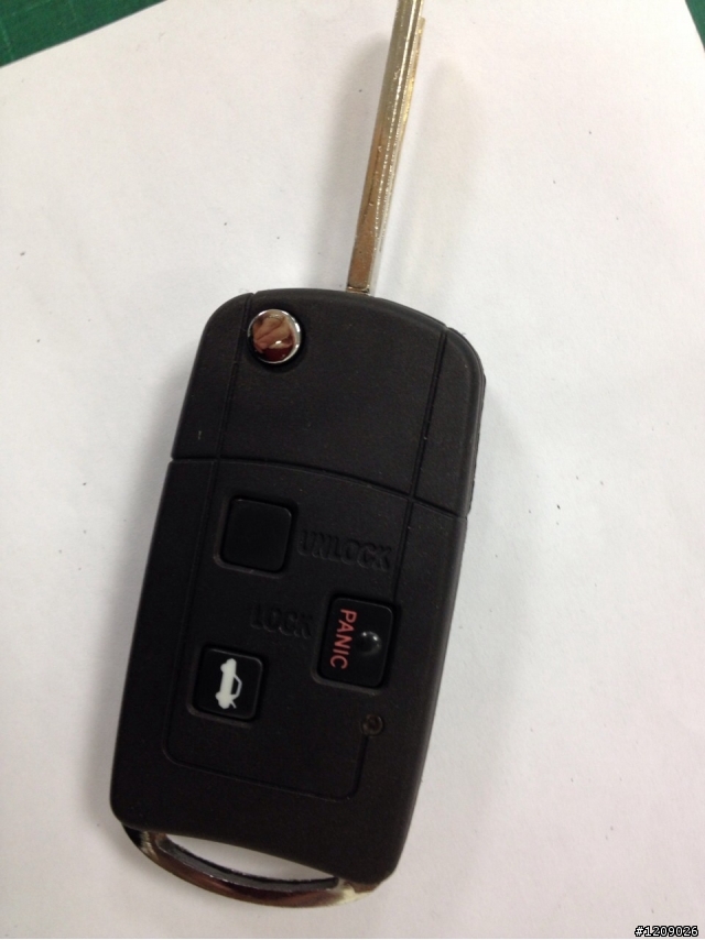 LEXUS  02 ES300鑰匙斷裂,換成折疊式鑰匙.......結果.....遙控器變成:只能關...其他功能都沒反應.......求助.....