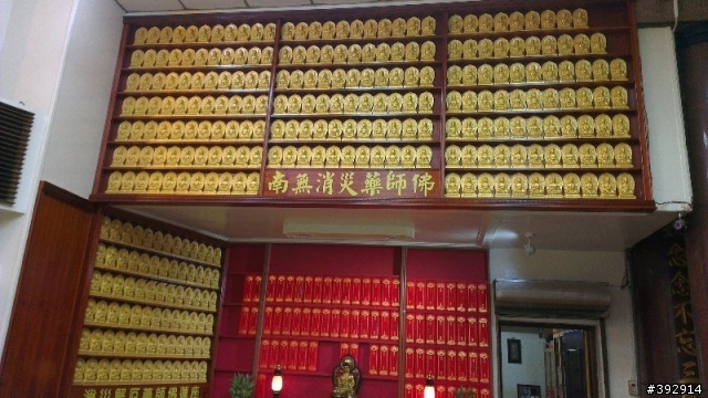 家裡裝修未完成...先秀一下神明燈裝修