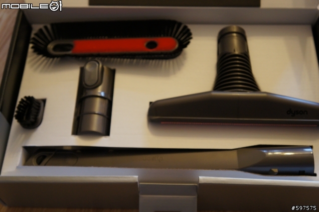 [開箱] Dyson DC48 吸塵器- 送給自己和老婆的耶誕禮物~~