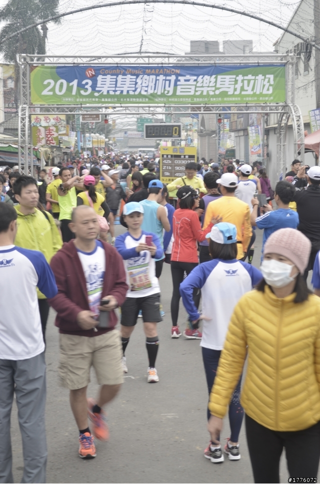 [照片分享] 13.12.22 南投集集音樂馬拉松  by戴帽子的人