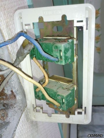 請問電燈開關這樣接線對嗎?