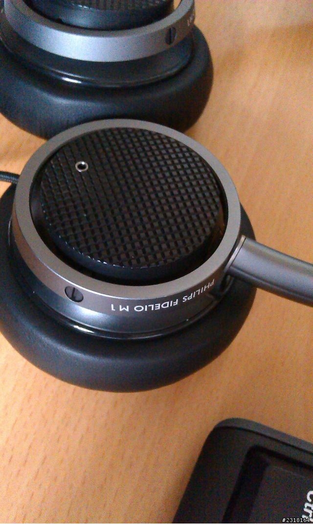 PHILIPS-SHB7000 藍牙耳罩式耳機不專業開箱