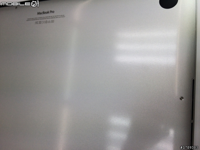 在下貼好的 macbook pro