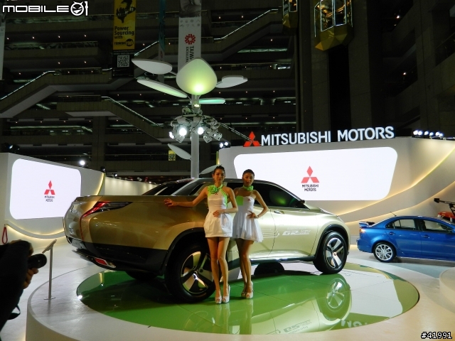 2014 Mitsubishi車展記者會....與伊林名模第一次的親密接觸
