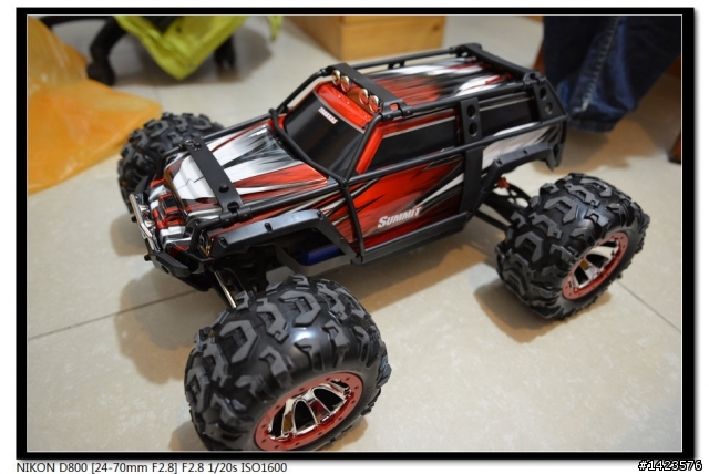 Traxxas Summit提車作業，經典大腳車！！！！與大家分享