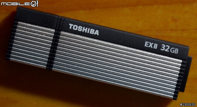 TOSHIBA USB3.0 TransMemory-EX II 32GB 開箱