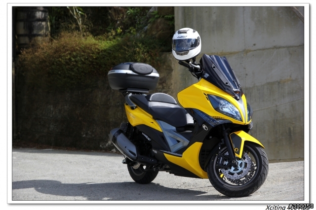 Xciting 400 abs 亮黃 開箱