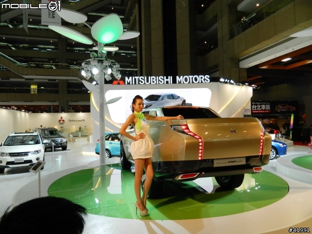 2014 Mitsubishi車展記者會....與伊林名模第一次的親密接觸