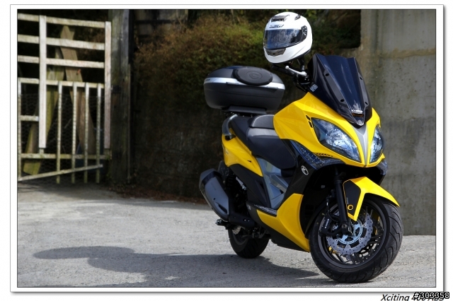 Xciting 400 abs 亮黃 開箱