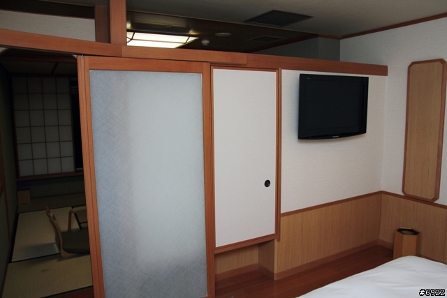 日勝生加賀屋