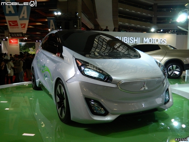 2014 Mitsubishi車展記者會....與伊林名模第一次的親密接觸