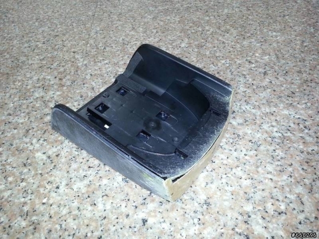 12年Focus mk2.5 前中央扶手修改 成品出爐了