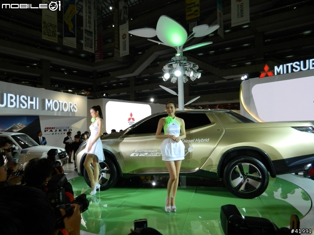 2014 Mitsubishi車展記者會....與伊林名模第一次的親密接觸
