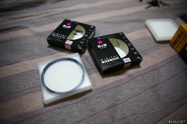 B+W XS-PRO 似乎還是有暗角..
