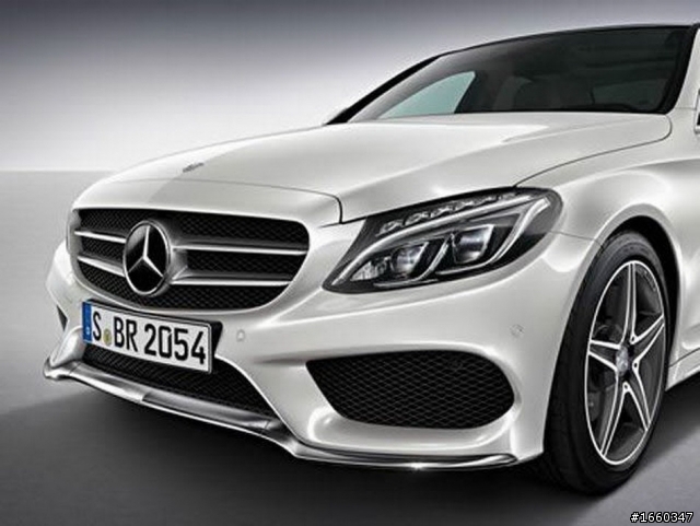 國外街頭活逮全新M-Benz C-Class AMG Line Pack！