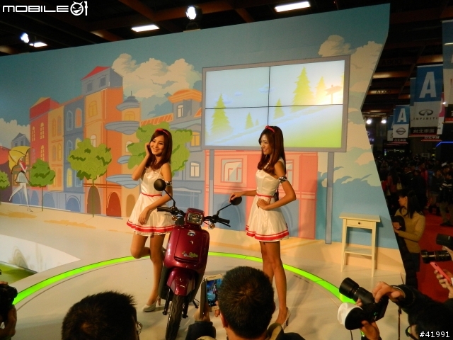 2014 Mitsubishi車展記者會....與伊林名模第一次的親密接觸