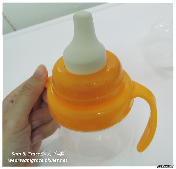 [分享]貝親莫哭杯&大眼蛙水杯~訓練喝水的好幫手