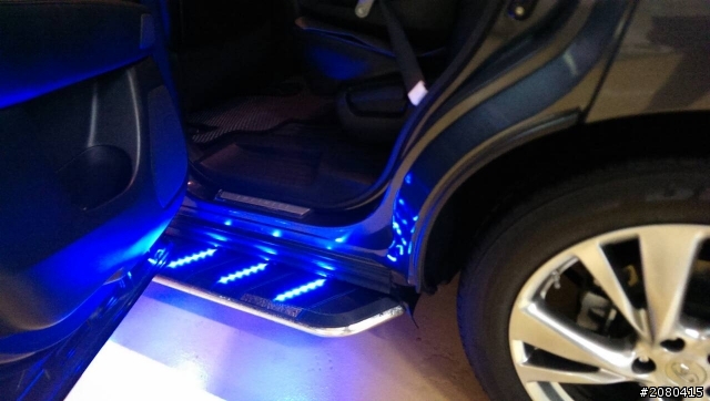 Infiniti JX-35 車側踏板分享