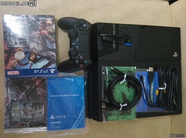 開箱入手 台灣機 ps4 真.三國無雙 7  同款包 (資訊月排隊的)