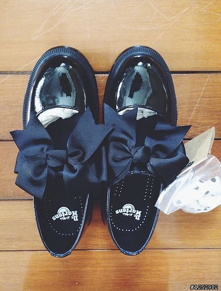 Dr. Martens Mary Jane 蝴蝶結