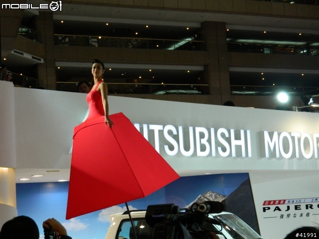 2014 Mitsubishi車展記者會....與伊林名模第一次的親密接觸