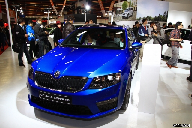 2014 Skoda Octavia Combi RS (車展)