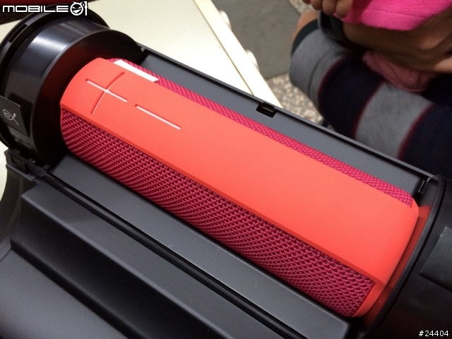 [分享] Logitech UE Boom簡易開箱、雙倍音效使用方法，也歡迎一起討論藍芽喇叭！