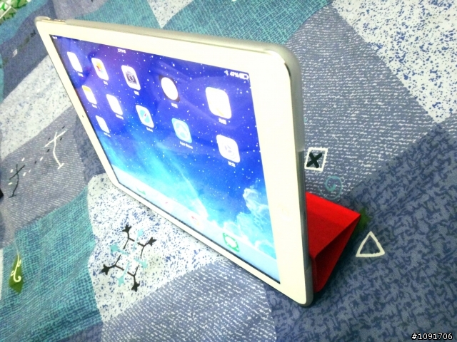 開箱 iPad AIR 透明背殼+smart-cover紅