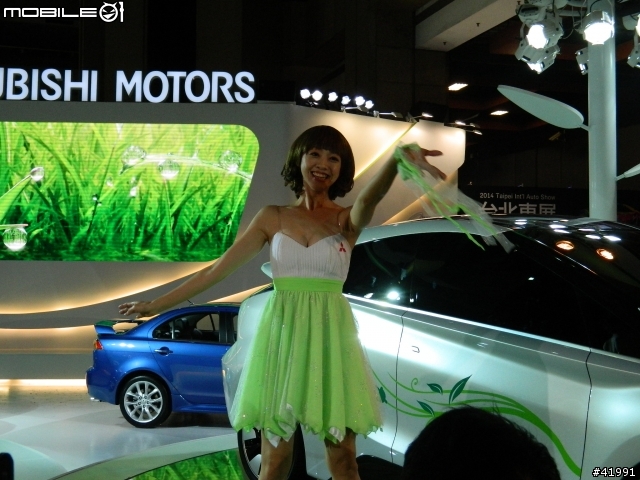 2014 Mitsubishi車展記者會....與伊林名模第一次的親密接觸