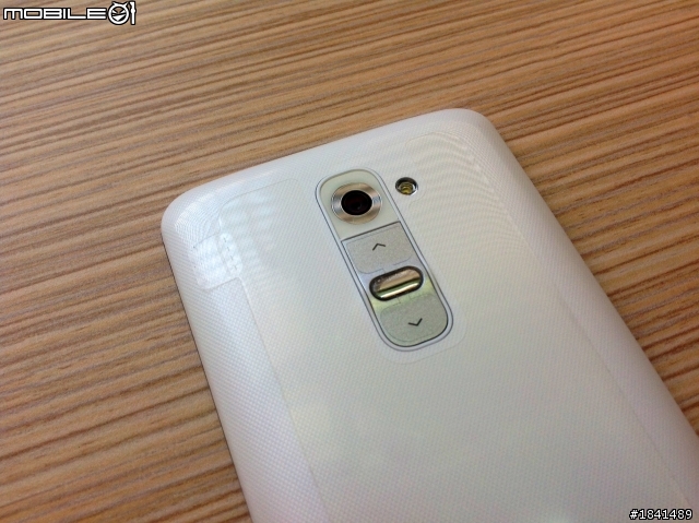 [簡易開箱] 高C/P值手機LG G2