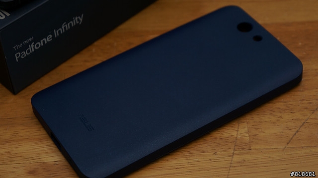 【開箱】New Padfone Infinity 強悍硬體，卓越質感！金屬機身、髮絲紋 隕石灰！
