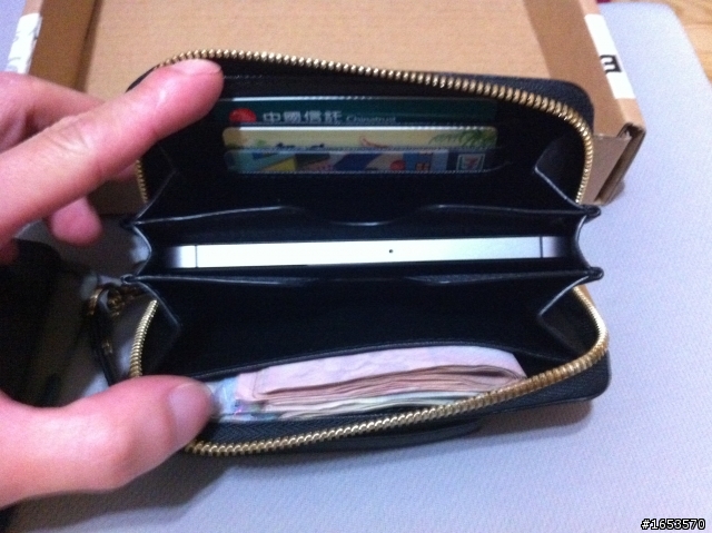 分享在APPLE官網購買的Michael Kors Essential Zip Wallet 手機包