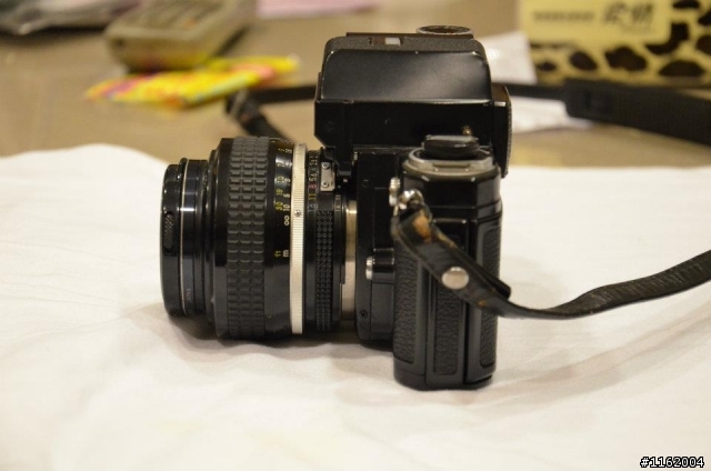 可以幫我鑑定這顆鏡頭是AI 50mm f/1.2嗎????