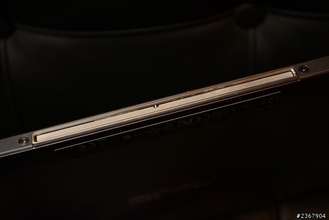 ASUS T300首開~爽度相當高的變形筆電