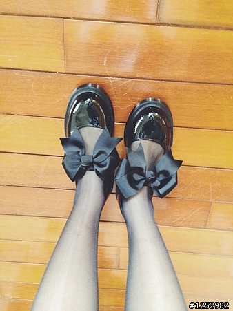 Dr. Martens Mary Jane 蝴蝶結