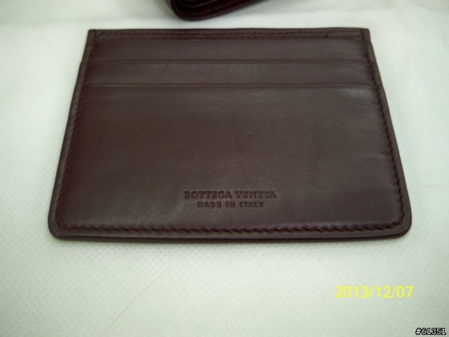 BOTTEGA VENETA皮夾變身