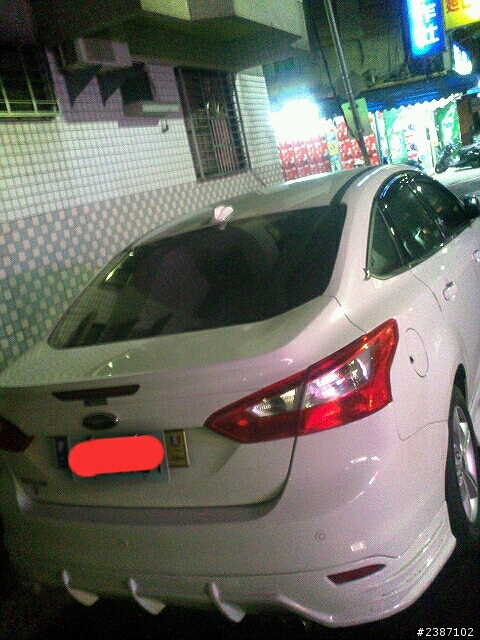 看到疑似FOCUS5門改成4門車型