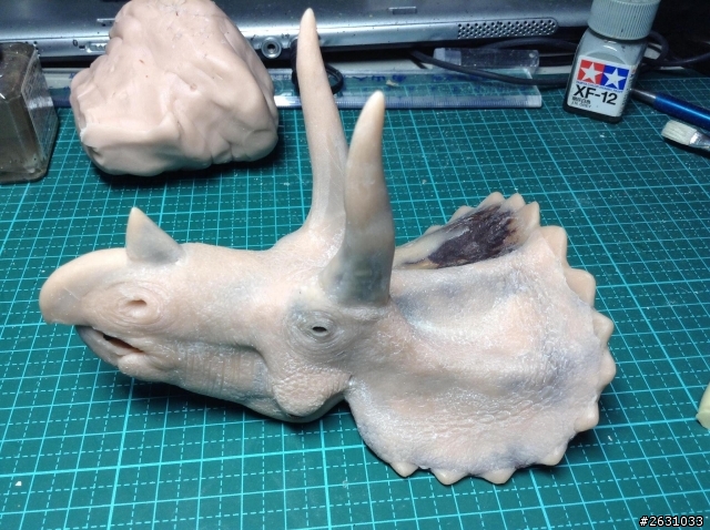 仿真動物原型製作～1/20 三角龍
