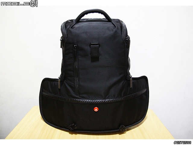 [開箱]Manfrotto Advanced 專業級系列包包中的  Tri Backpack 專業級3合1斜肩後背包 M